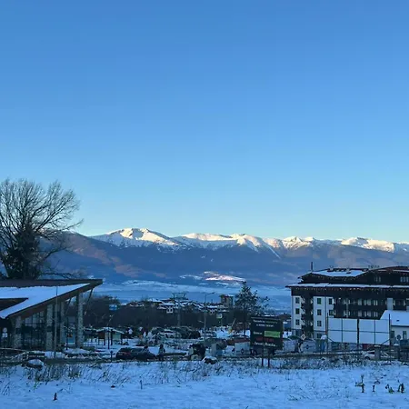 Ski-in Flat Next To Road At Mountain View Lägenhet