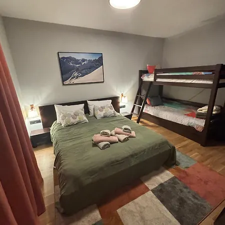 Ski-in Flat Next To Road At Mountain View Daire Bansko