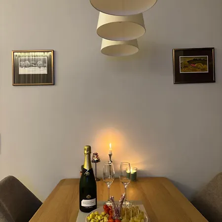 Ski-in Flat Next To Road At Mountain View Apartamento *