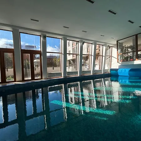 Apartamento Ski-in Flat Next To Road At Mountain View