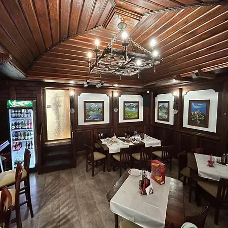 Ski-in Flat Next To Road At Mountain View Daire Bansko