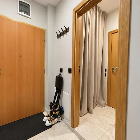 Апартаменты Ski-in Flat Next To Road At Mountain View Банско