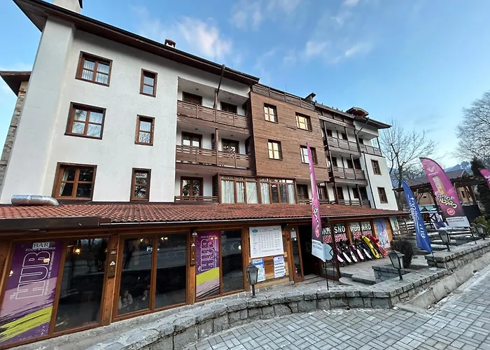 Daire Ski-in Flat Next To Road At Mountain View *