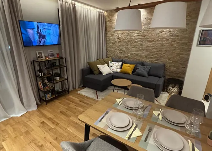 Ski-in Flat Next To Road At Mountain View Daire *