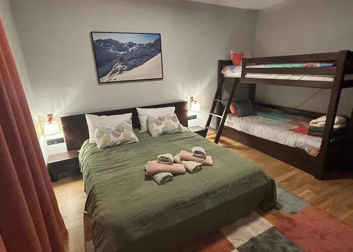 Ski-in Flat Next To Road At Mountain View Daire Bansko