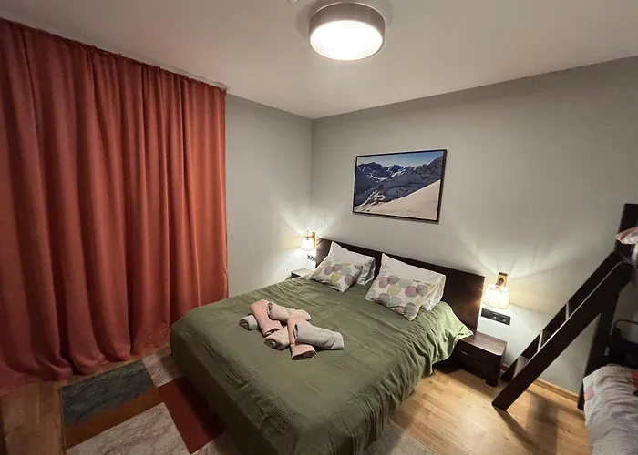 Ski-in Flat Next To Road At Mountain View * Bansko